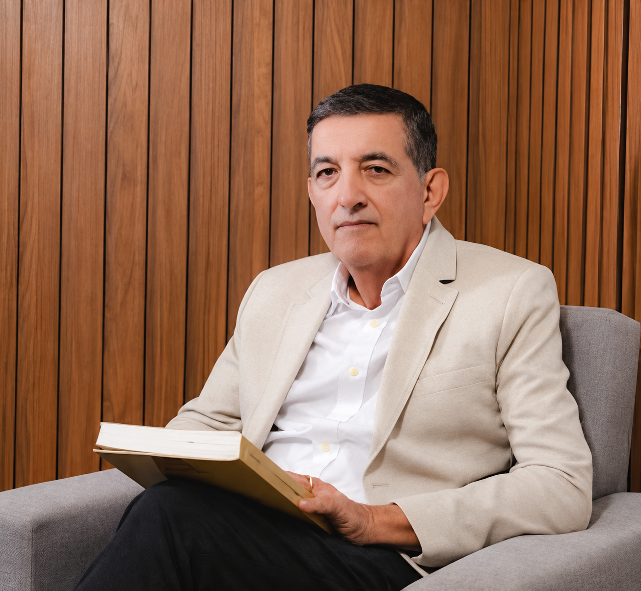 Dr. Wanderley Bustillos